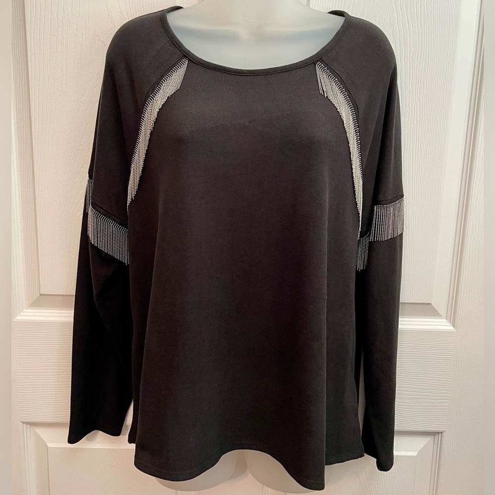 NWT BELLDINI BLACK AND SILVER LIGHTWEIGHT FLEECE STYLE KNIT TOP MISSES SIZE M